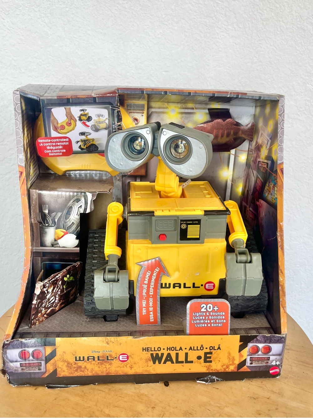 HELLO WALL-E lights & sound remote control toy robot NEW rc talking disney pixar